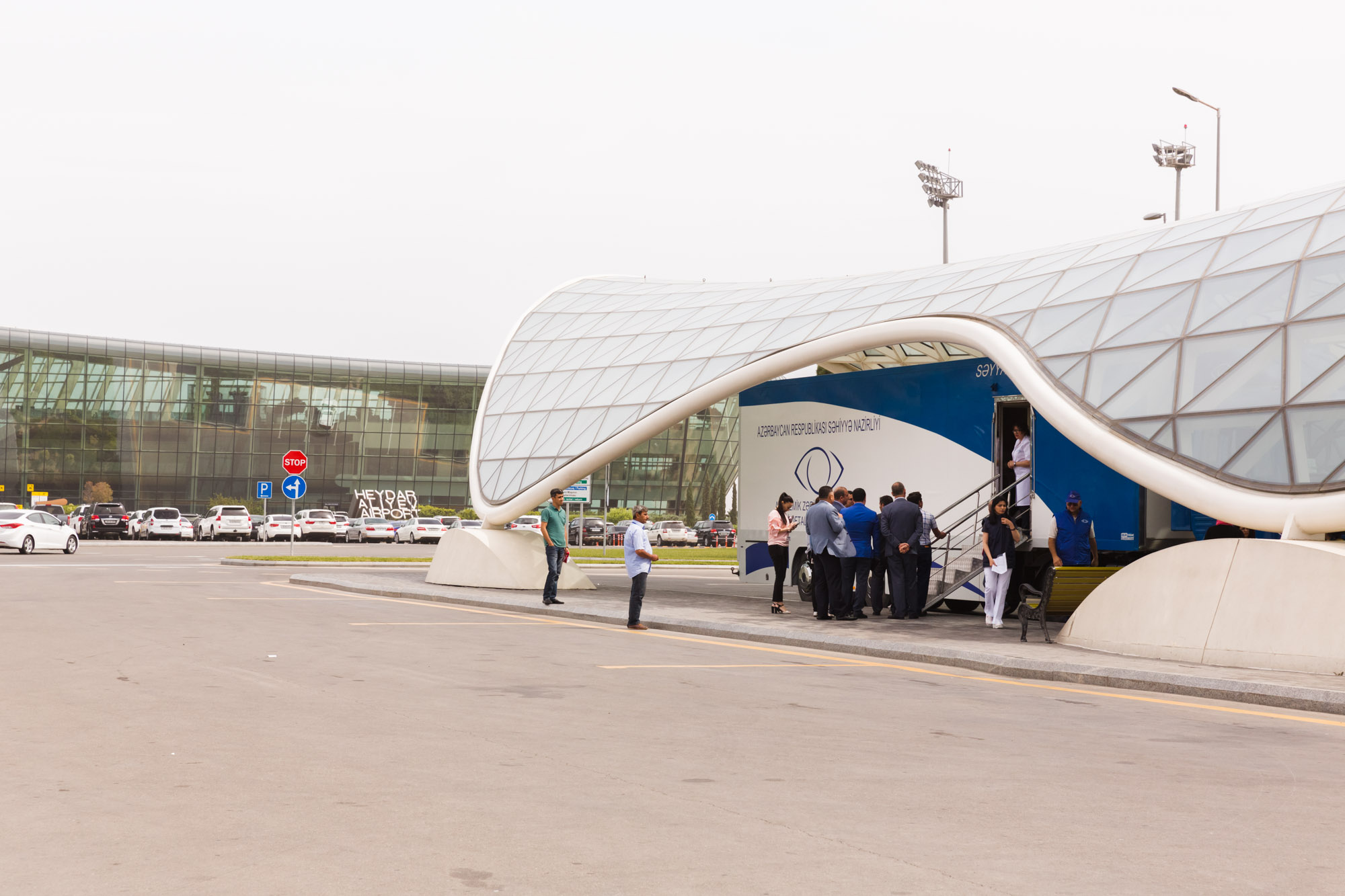 Heydər Əliyev Beynəlxalq Aeroportunda Milli Oftalmologiya Mərkəzi ilə birgə humanitar aksiya keçirilib.