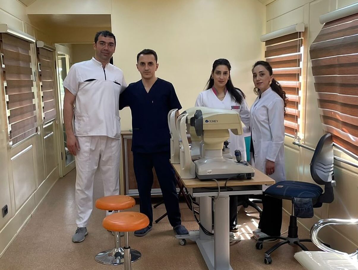 26-27 aprel 2024-cü il tarixində Akademik Zərifə Əliyevanın anadan olmasının 101 iliyinə həsr olunmuş Milli Oftalmologiya Mərkəzinin Dəmir yol Səyyar klinikası Balakən rayon vağzalında tibbi aksiya keçirib.