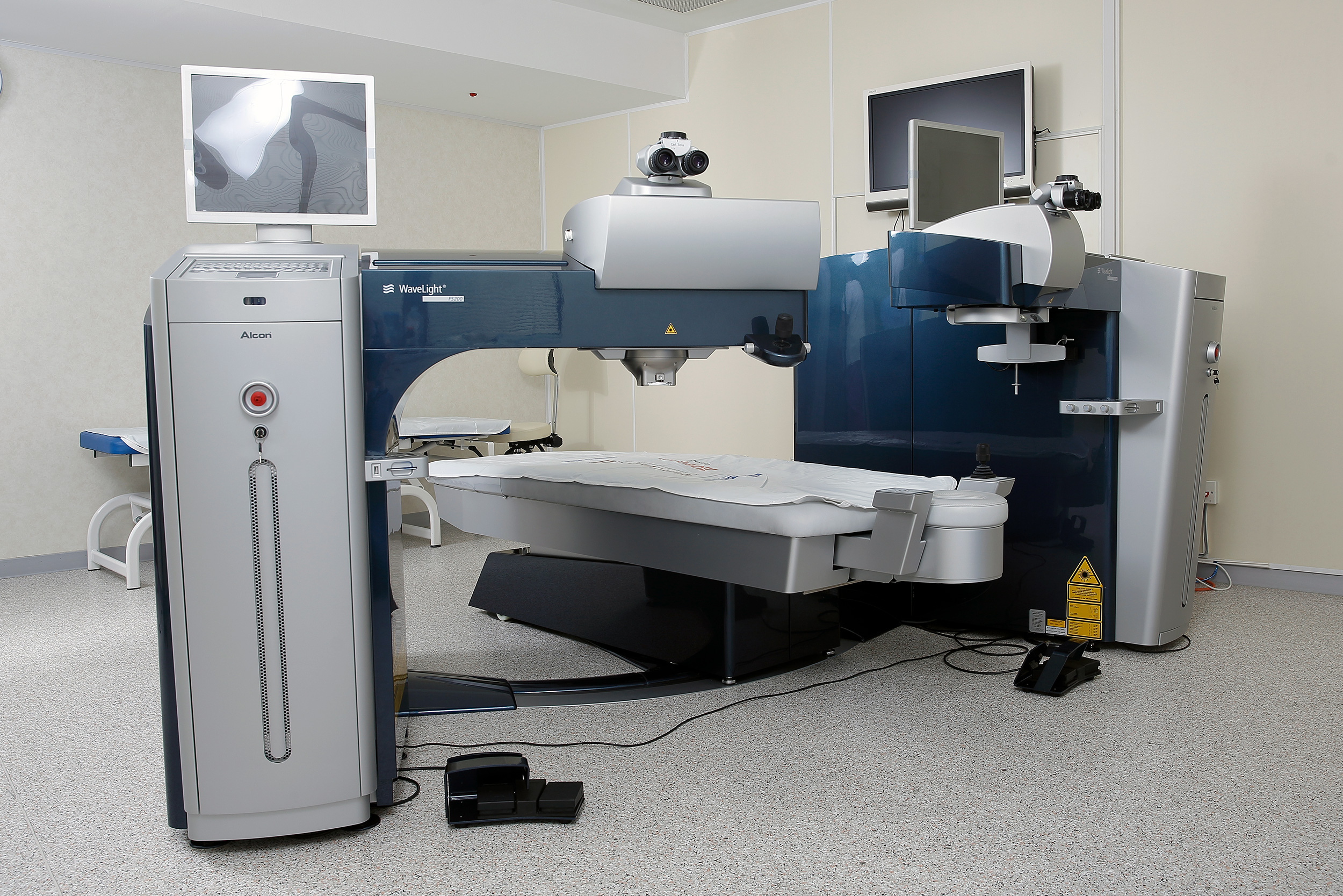 Alcon WaveLight FS200